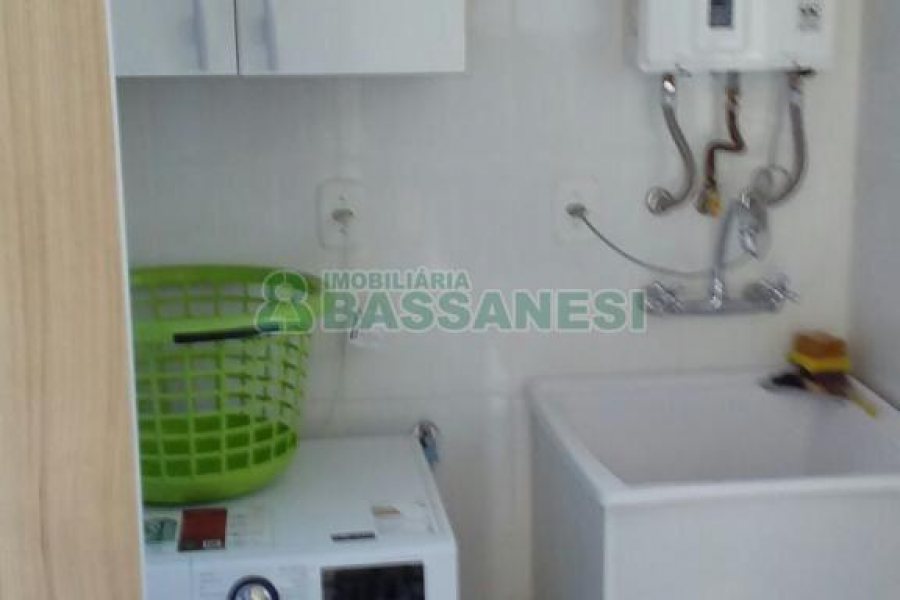 Apartamento com 54m², 2 dormitórios, 1 vaga, no bairro Vinhedos em Caxias do Sul para Comprar