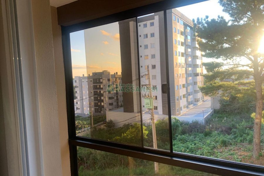 Apartamento com 54m², 2 dormitórios, 1 vaga, no bairro Vinhedos em Caxias do Sul para Comprar