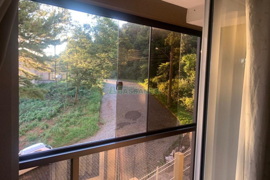 Apartamento com 54m², 2 dormitórios, 1 vaga, no bairro Vinhedos em Caxias do Sul para Comprar