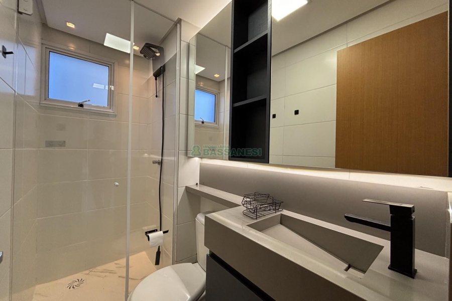 Apartamento com 62m², 2 dormitórios, 1 vaga, no bairro Lourdes em Caxias do Sul para Alugar