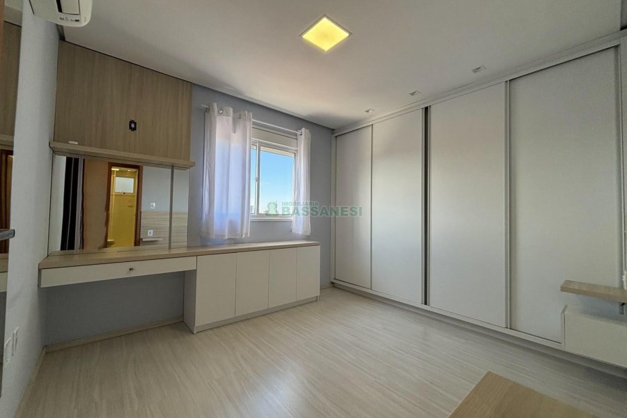 Apartamento com 62m², 2 dormitórios, 1 vaga, no bairro Lourdes em Caxias do Sul para Alugar