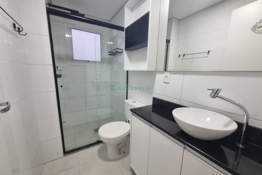 Apartamento com 60m², 2 dormitórios, 2 vagas, no bairro Vale Verde em Caxias do Sul para Alugar