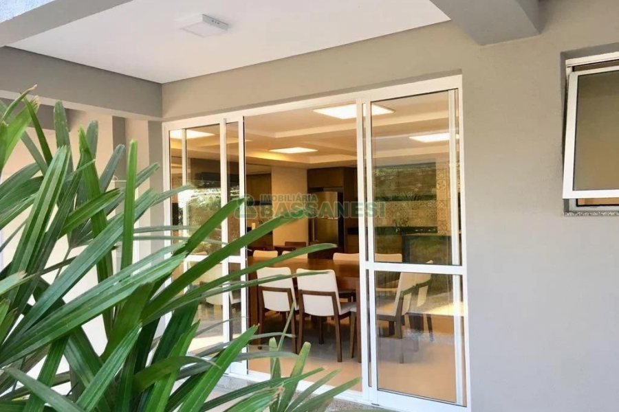 Apartamento com 60m², 2 dormitórios, 2 vagas, no bairro Vale Verde em Caxias do Sul para Alugar