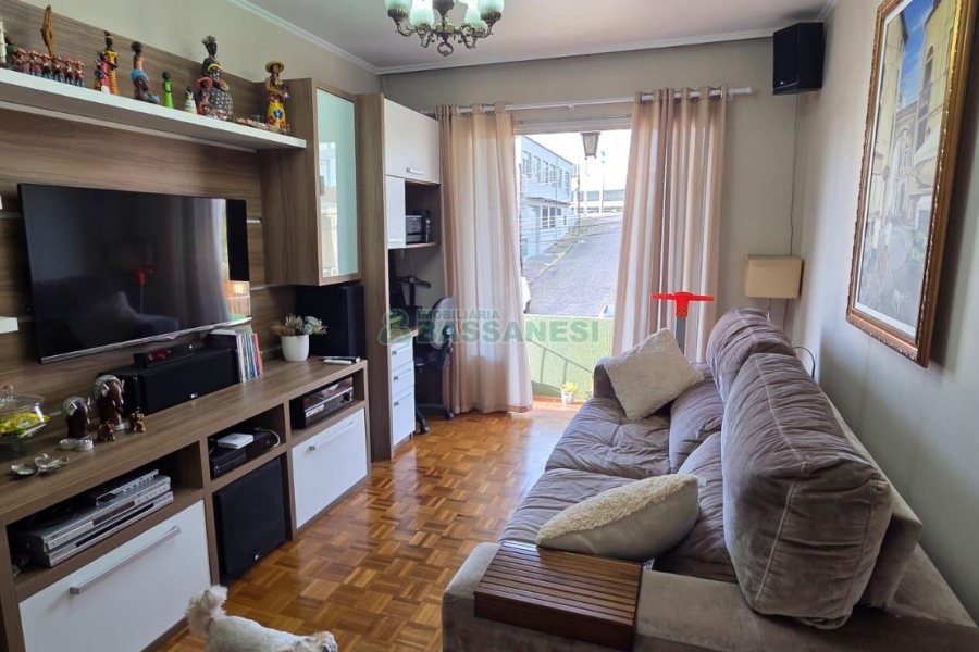 Apartamento com 85m², 3 dormitórios, 1 vaga, no bairro Sagrada Família em Caxias do Sul para Comprar