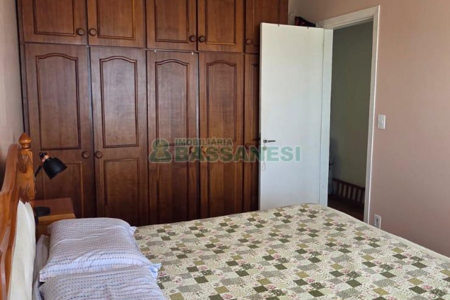 Apartamento com 85m², 3 dormitórios, 1 vaga, no bairro Sagrada Família em Caxias do Sul para Comprar