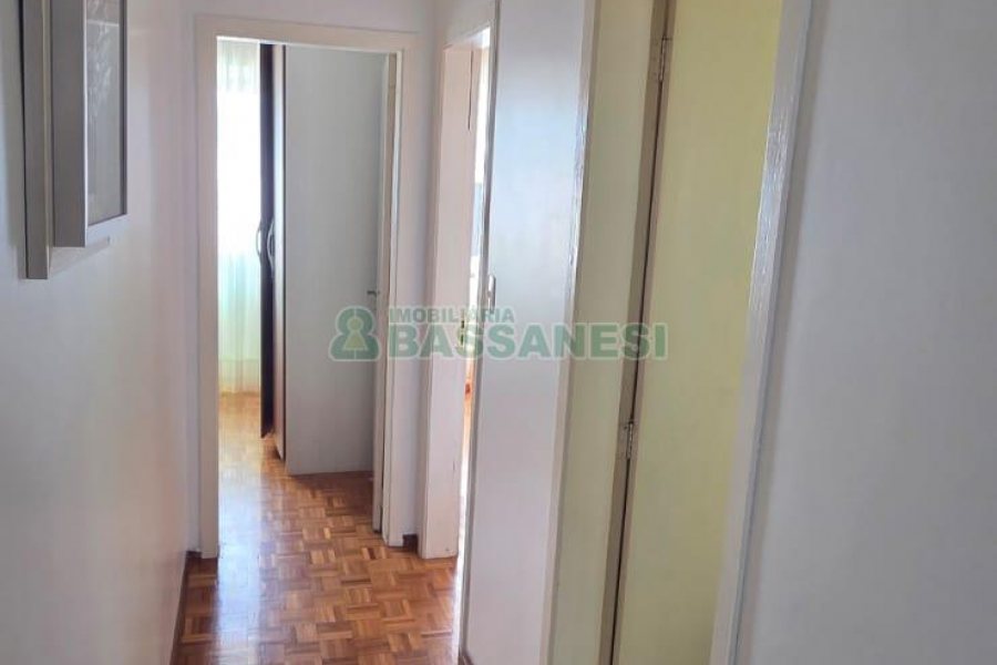 Apartamento com 85m², 3 dormitórios, 1 vaga, no bairro Sagrada Família em Caxias do Sul para Comprar