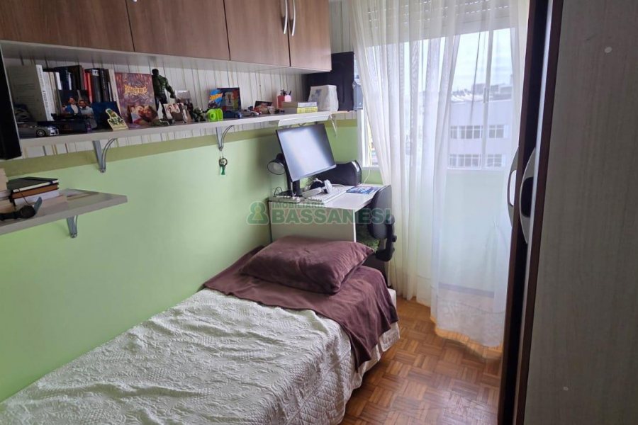 Apartamento com 85m², 3 dormitórios, 1 vaga, no bairro Sagrada Família em Caxias do Sul para Comprar