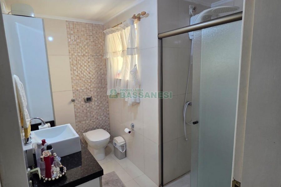 Apartamento com 85m², 3 dormitórios, 1 vaga, no bairro Sagrada Família em Caxias do Sul para Comprar