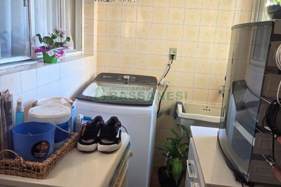 Apartamento com 85m², 3 dormitórios, 1 vaga, no bairro Sagrada Família em Caxias do Sul para Comprar