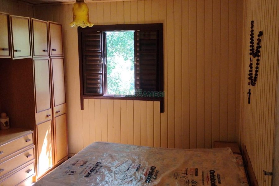 Casa com 72m², 2 dormitórios, 1 vaga, no bairro Fazenda Souza em Caxias do Sul para Comprar