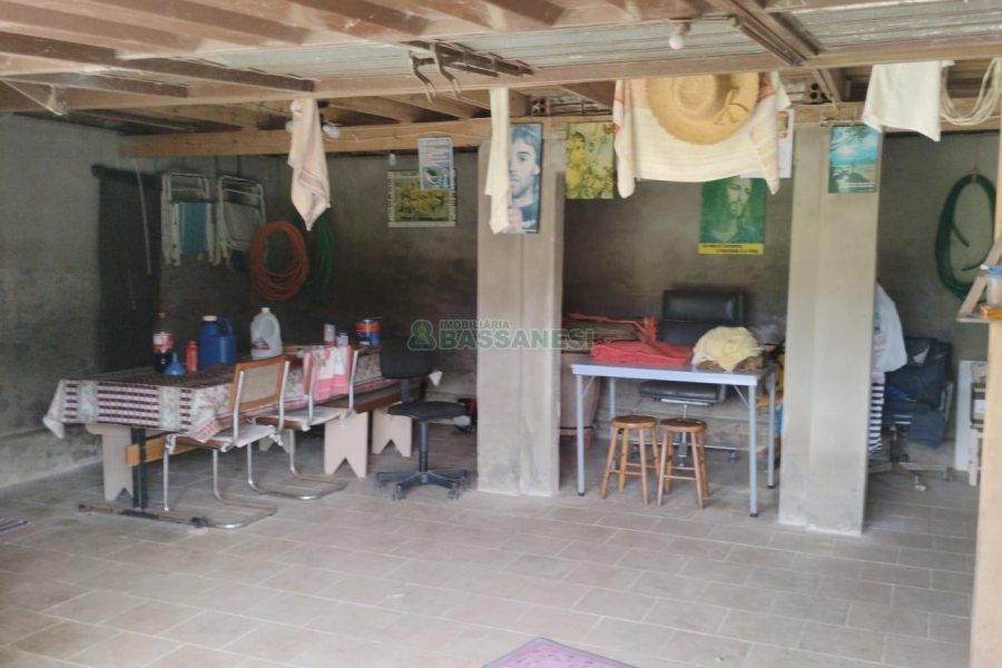 Casa com 72m², 2 dormitórios, 1 vaga, no bairro Fazenda Souza em Caxias do Sul para Comprar