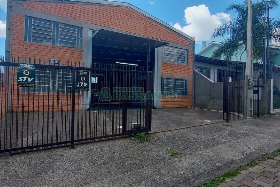 Pavilhão com 300m², no bairro Santa Lúcia em Caxias do Sul para Comprar