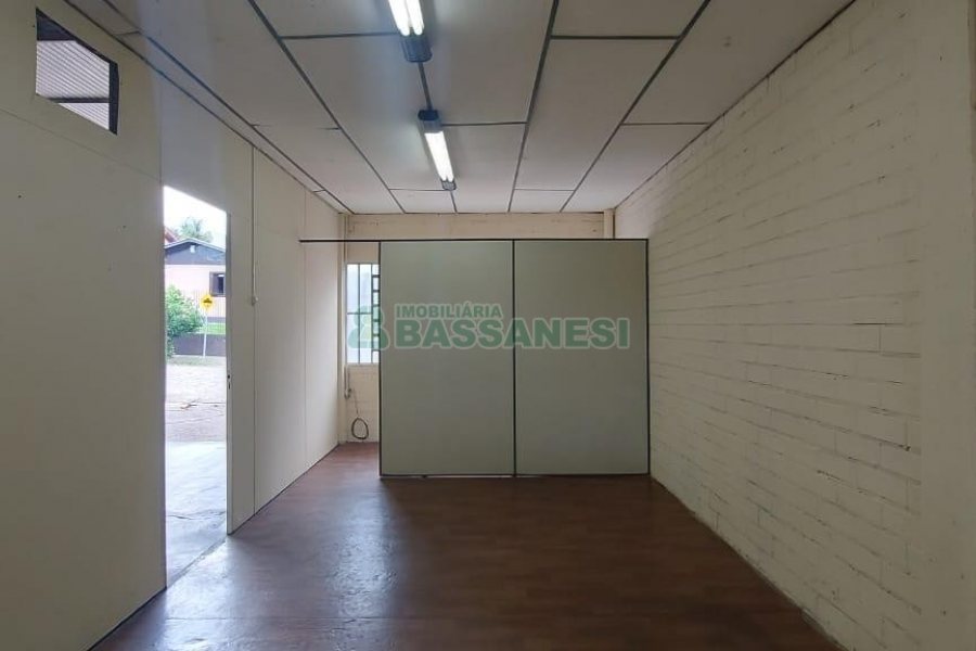 Pavilhão com 300m², no bairro Santa Lúcia em Caxias do Sul para Comprar