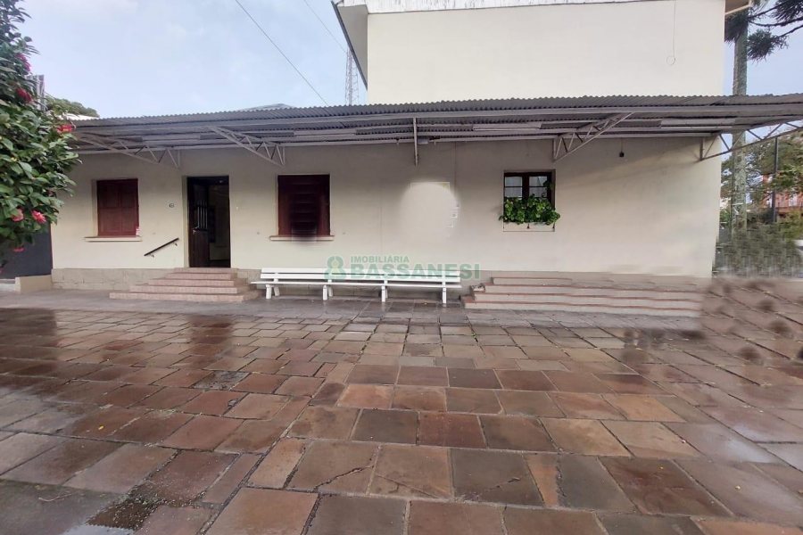 Loja com 400m², no bairro Ana Rech em Caxias do Sul para Alugar