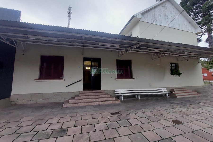 Loja com 400m², no bairro Ana Rech em Caxias do Sul para Alugar