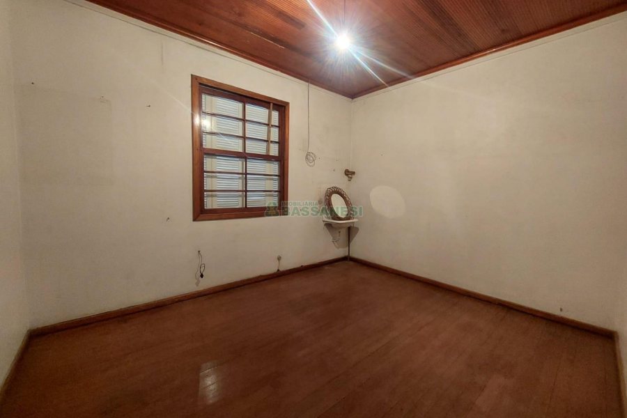 Loja com 400m², no bairro Ana Rech em Caxias do Sul para Alugar