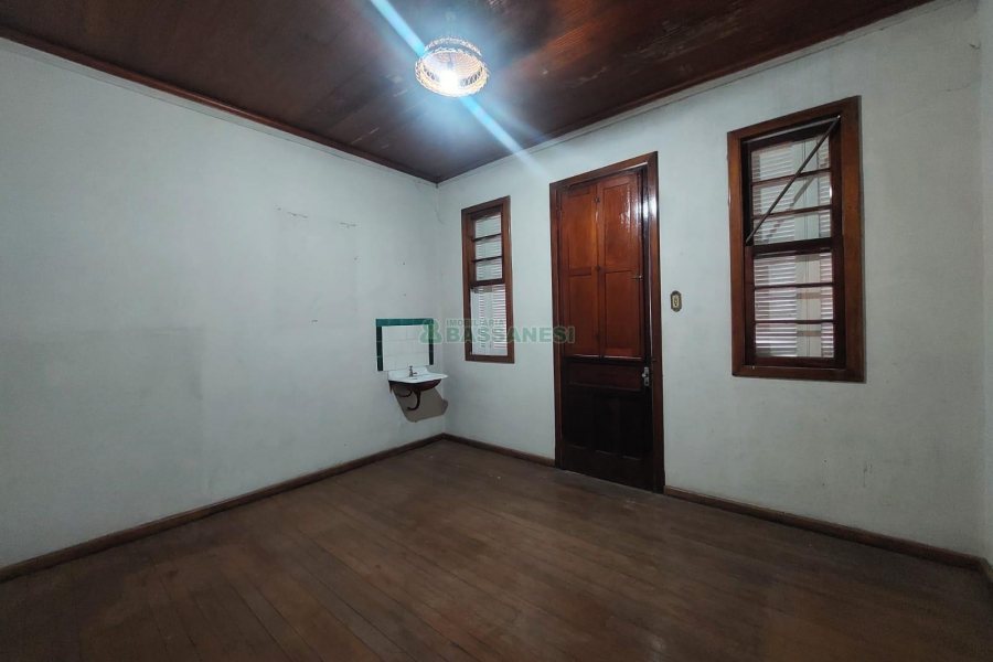 Loja com 400m², no bairro Ana Rech em Caxias do Sul para Alugar