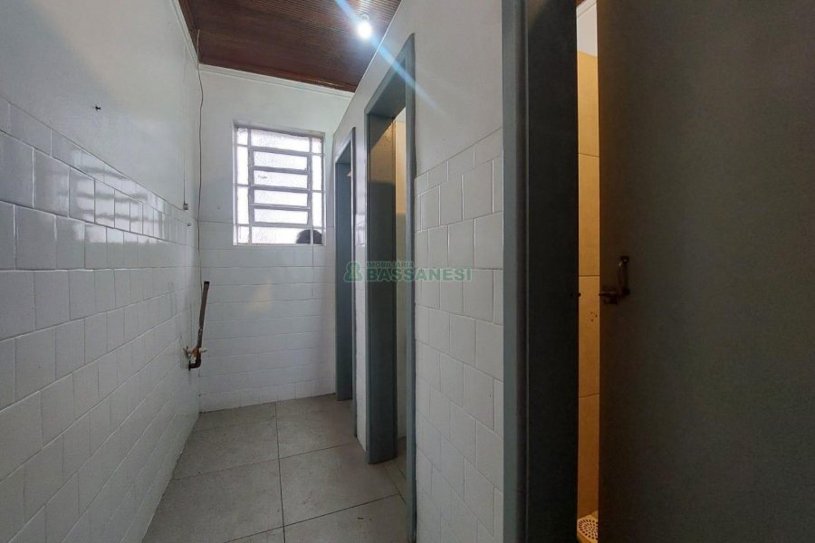 Loja com 400m², no bairro Ana Rech em Caxias do Sul para Alugar