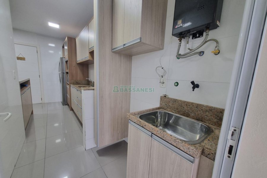 Apto Mobiliado com 61m², 2 dormitórios, 1 vaga, no bairro São Luiz em Caxias do Sul para Alugar