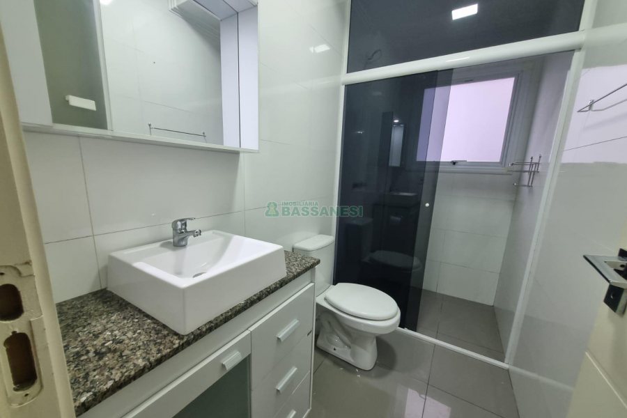 Apto Mobiliado com 61m², 2 dormitórios, 1 vaga, no bairro São Luiz em Caxias do Sul para Alugar
