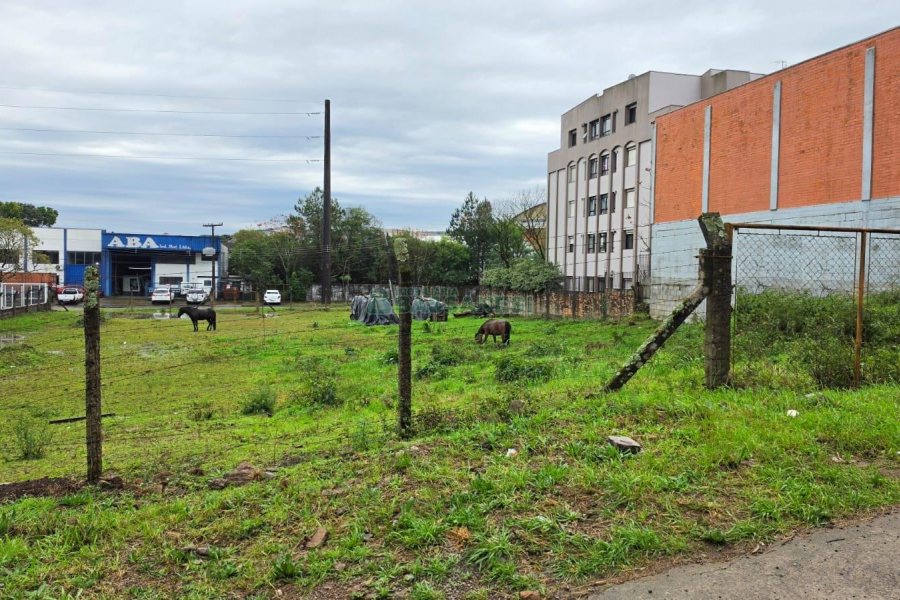Terreno, no bairro Desvio Rizzo em Caxias do Sul para Comprar