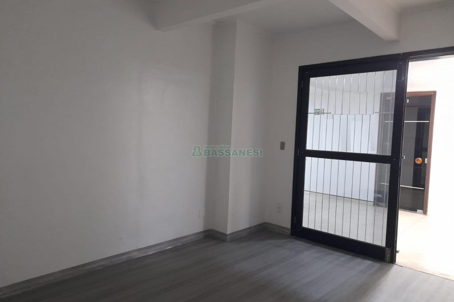 Sala com 16m², no bairro Centro em Caxias do Sul para Comprar