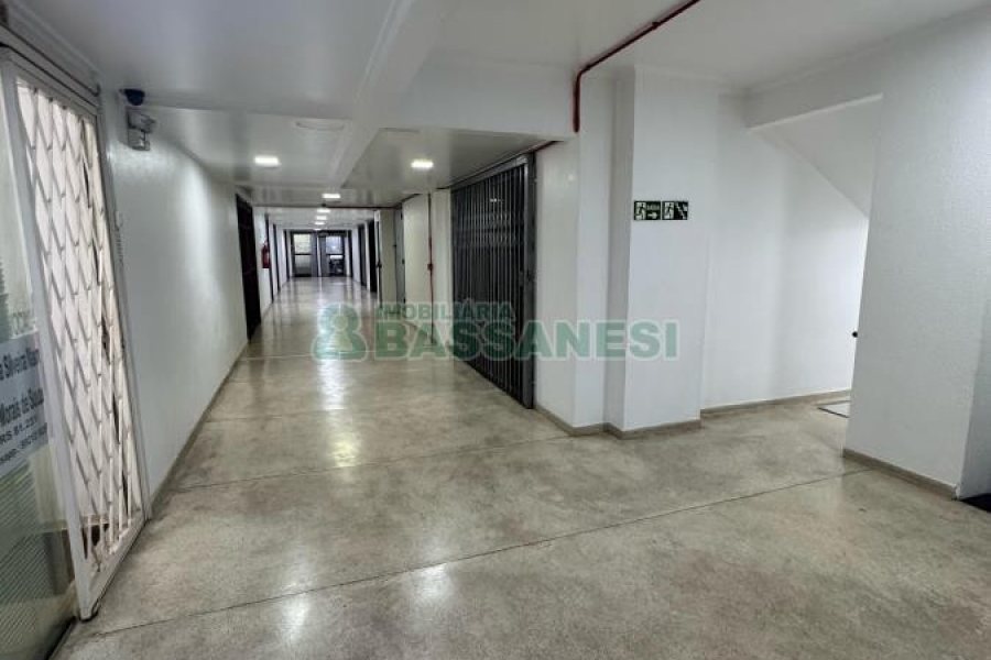 Sala com 16m², no bairro Centro em Caxias do Sul para Comprar