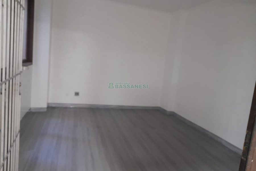 Sala com 16m², no bairro Centro em Caxias do Sul para Comprar