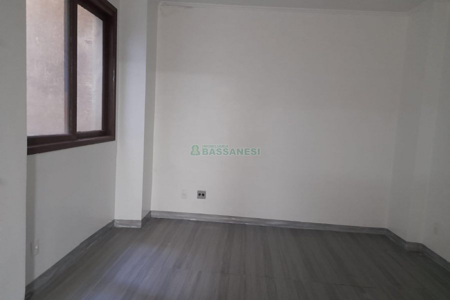 Sala com 16m², no bairro Centro em Caxias do Sul para Comprar