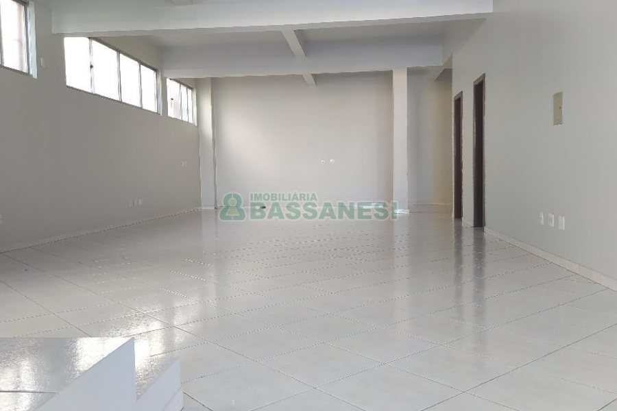 Loja com 170m², no bairro Rio Branco em Caxias do Sul para Alugar