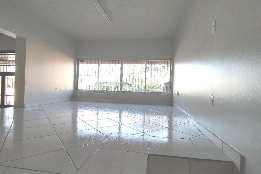 Loja com 170m², no bairro Rio Branco em Caxias do Sul para Alugar