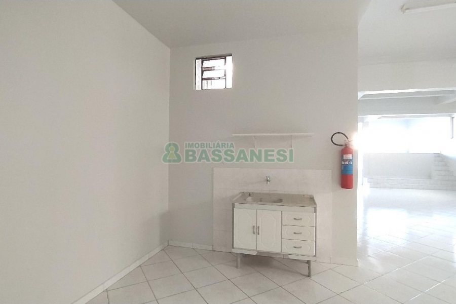 Loja com 170m², no bairro Rio Branco em Caxias do Sul para Alugar