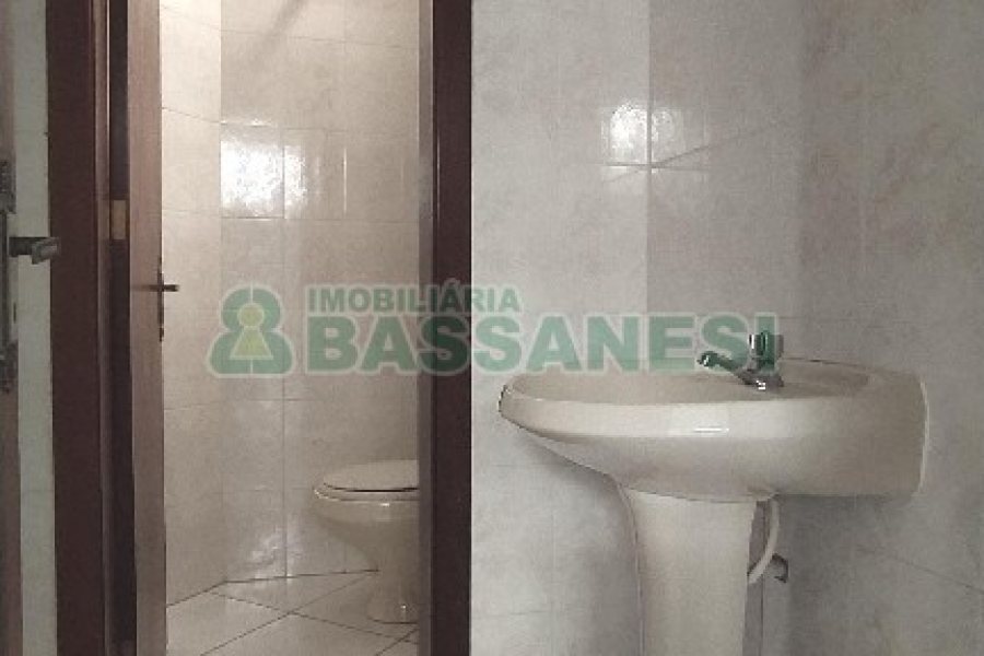 Loja com 170m², no bairro Rio Branco em Caxias do Sul para Alugar