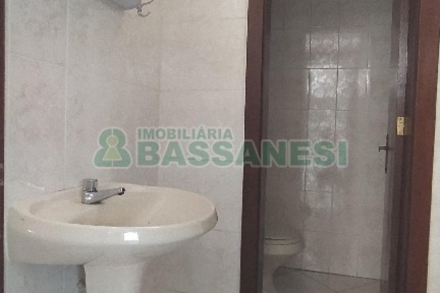 Loja com 170m², no bairro Rio Branco em Caxias do Sul para Alugar