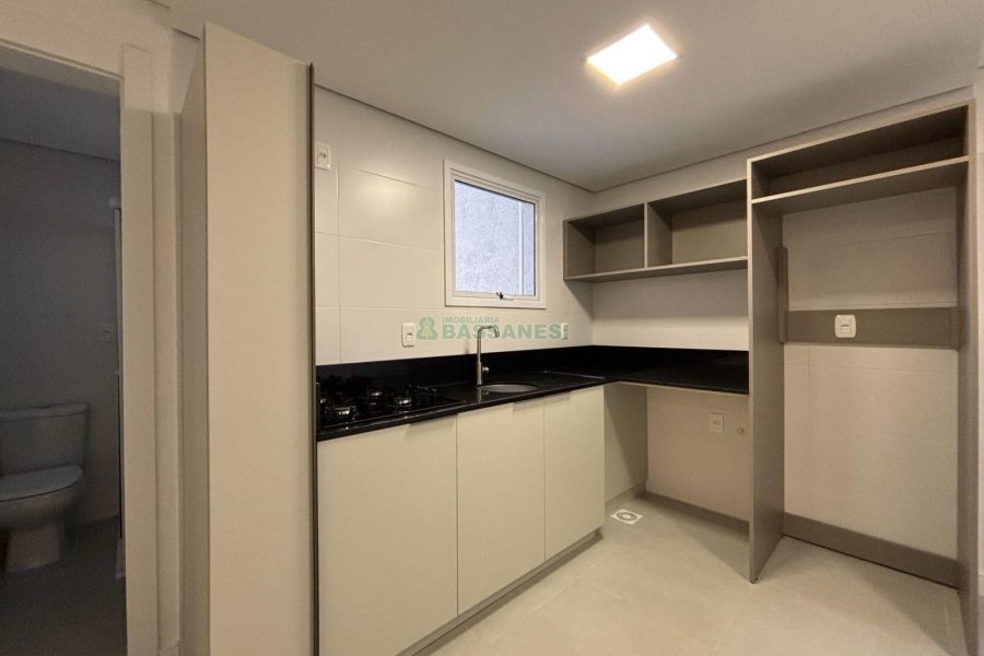 Apartamento com 41m², 4 dormitórios, 1 vaga, no bairro Centro em Caxias do Sul para Alugar