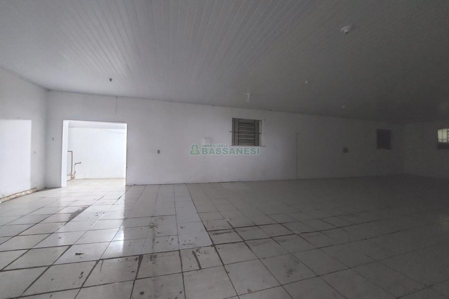 Loja com 100m², no bairro Ana Rech em Caxias do Sul para Alugar