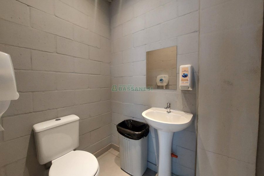 Sala com 100m², no bairro Pio X em Caxias do Sul para Alugar