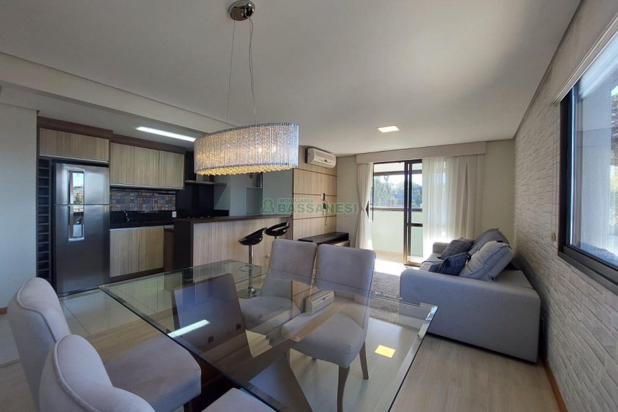Apartamento com 86m², 2 dormitórios, 2 vagas, no bairro Lourdes em Caxias do Sul para Comprar