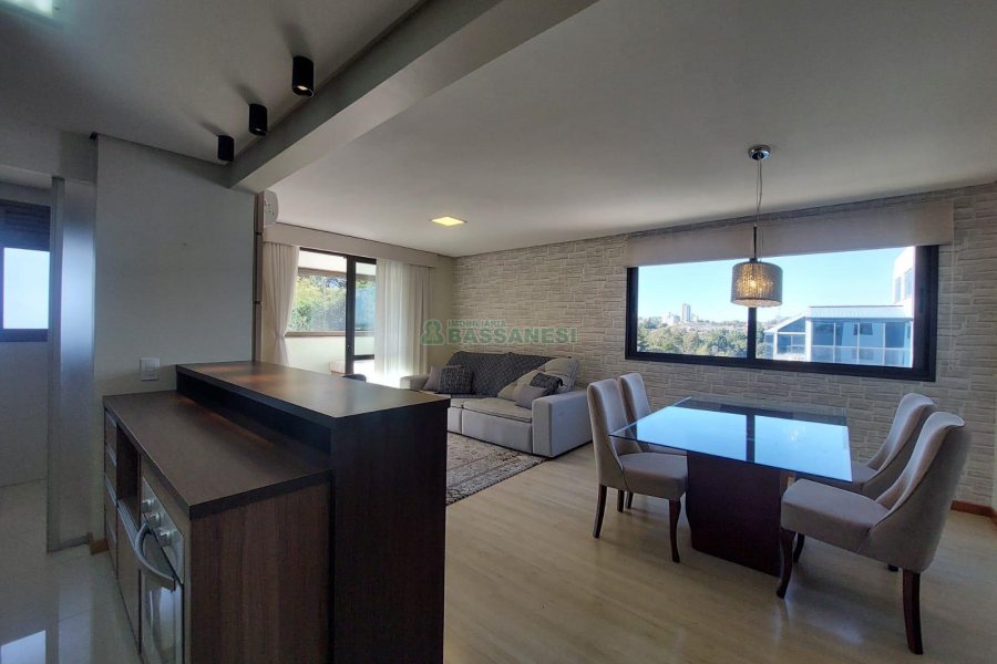 Apartamento com 86m², 2 dormitórios, 2 vagas, no bairro Lourdes em Caxias do Sul para Comprar