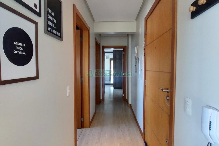 Apartamento com 86m², 2 dormitórios, 2 vagas, no bairro Lourdes em Caxias do Sul para Comprar