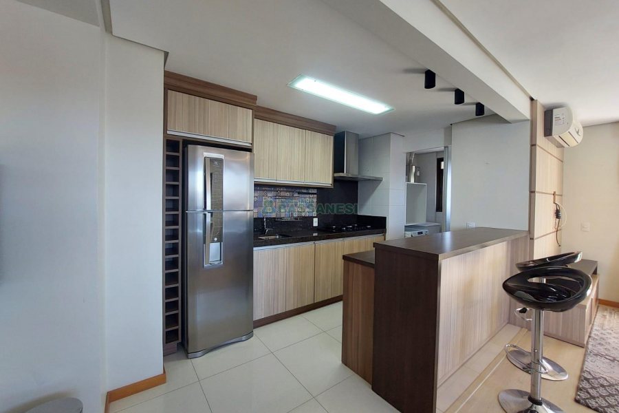 Apartamento com 86m², 2 dormitórios, 2 vagas, no bairro Lourdes em Caxias do Sul para Comprar