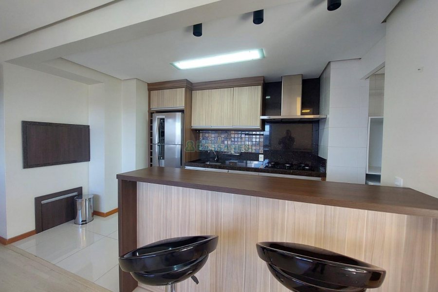Apartamento com 86m², 2 dormitórios, 2 vagas, no bairro Lourdes em Caxias do Sul para Comprar