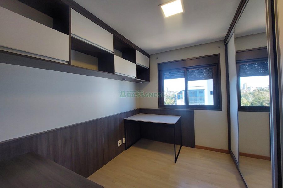 Apartamento com 86m², 2 dormitórios, 2 vagas, no bairro Lourdes em Caxias do Sul para Comprar