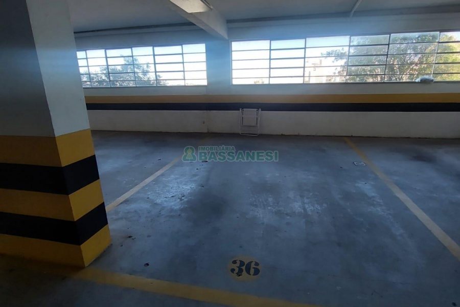 Apartamento com 86m², 2 dormitórios, 2 vagas, no bairro Lourdes em Caxias do Sul para Comprar