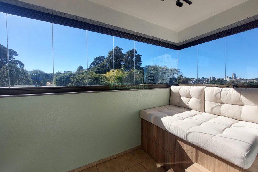 Apartamento com 86m², 2 dormitórios, 2 vagas, no bairro Lourdes em Caxias do Sul para Comprar