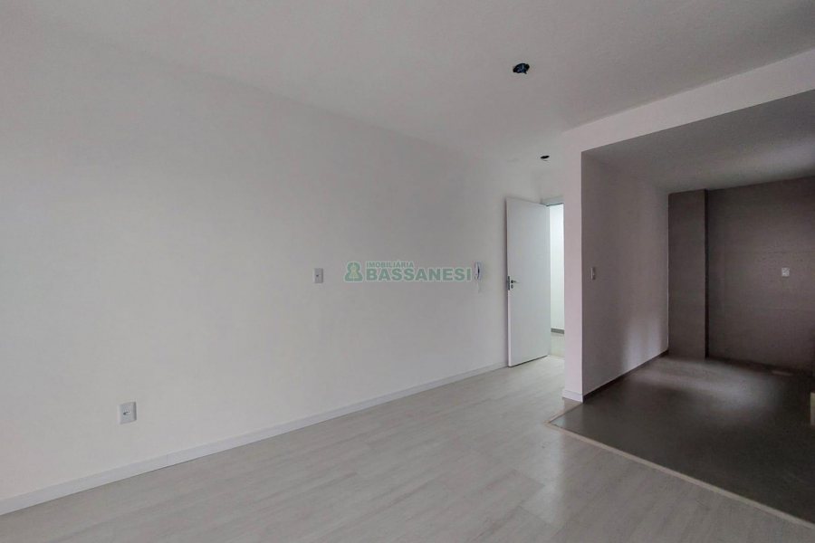 Apartamento com 60m², 2 dormitórios, 1 vaga, no bairro Charqueadas em Caxias do Sul para Alugar