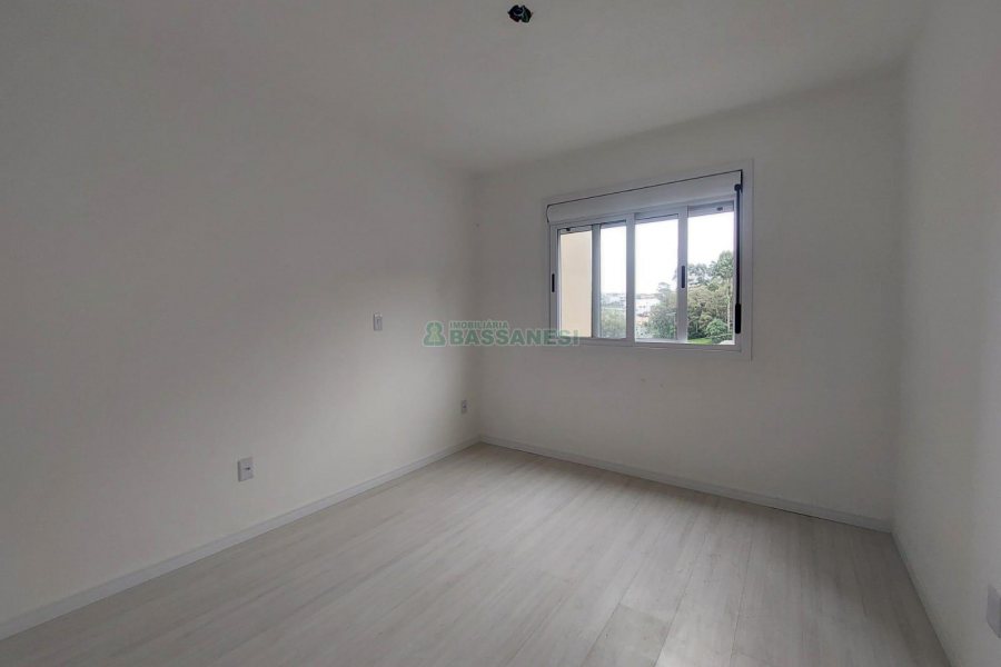 Apartamento com 60m², 2 dormitórios, 1 vaga, no bairro Charqueadas em Caxias do Sul para Alugar