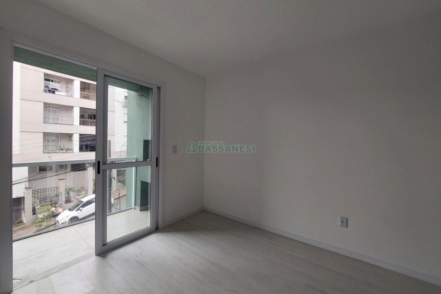 Apartamento com 60m², 2 dormitórios, 1 vaga, no bairro Charqueadas em Caxias do Sul para Alugar