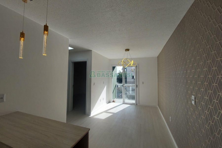 Apartamento com 60m², 2 dormitórios, 1 vaga, no bairro Charqueadas em Caxias do Sul para Alugar