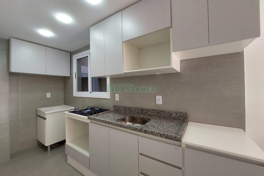 Apartamento com 60m², 2 dormitórios, 1 vaga, no bairro Charqueadas em Caxias do Sul para Alugar
